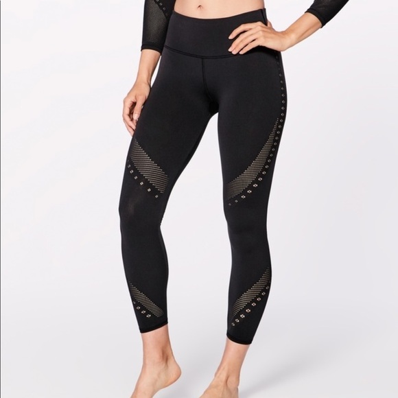 lululemon athletica Pants - Lululemon reveal tight posy 7/8